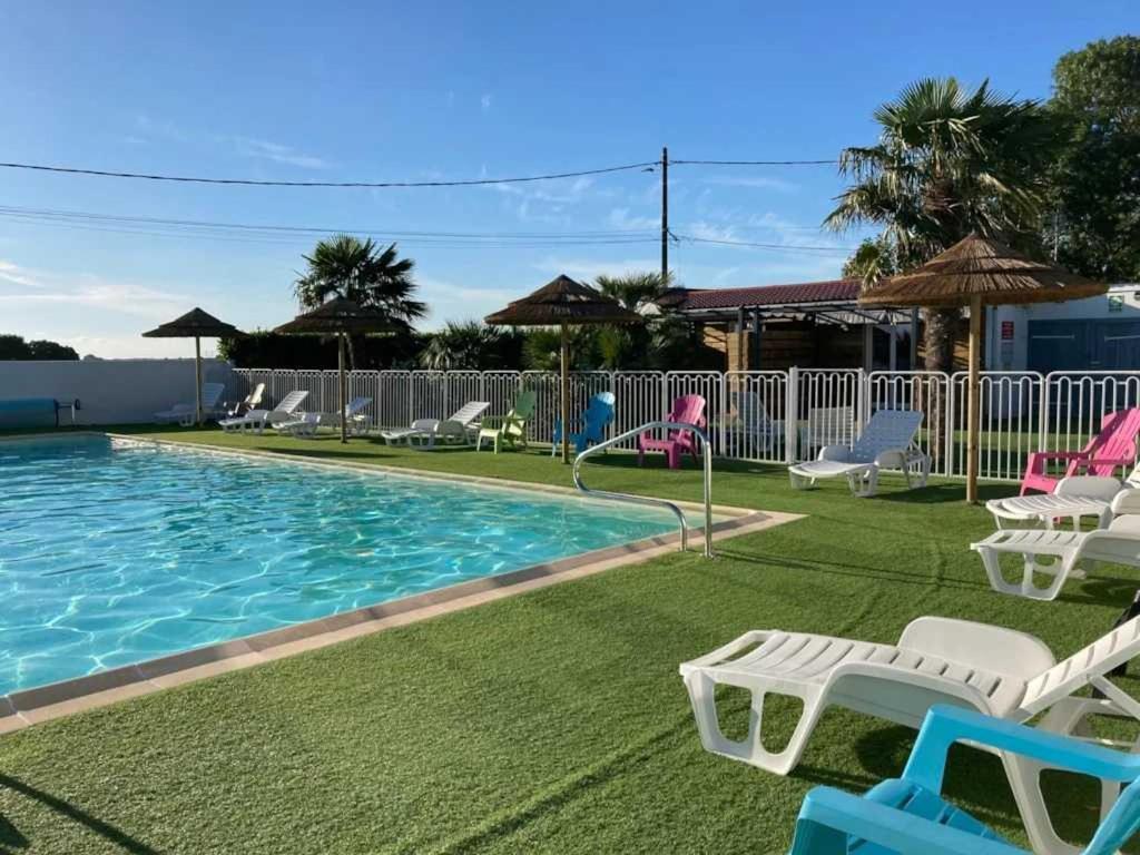3 Etoiles - Piscine - Ccaihff *